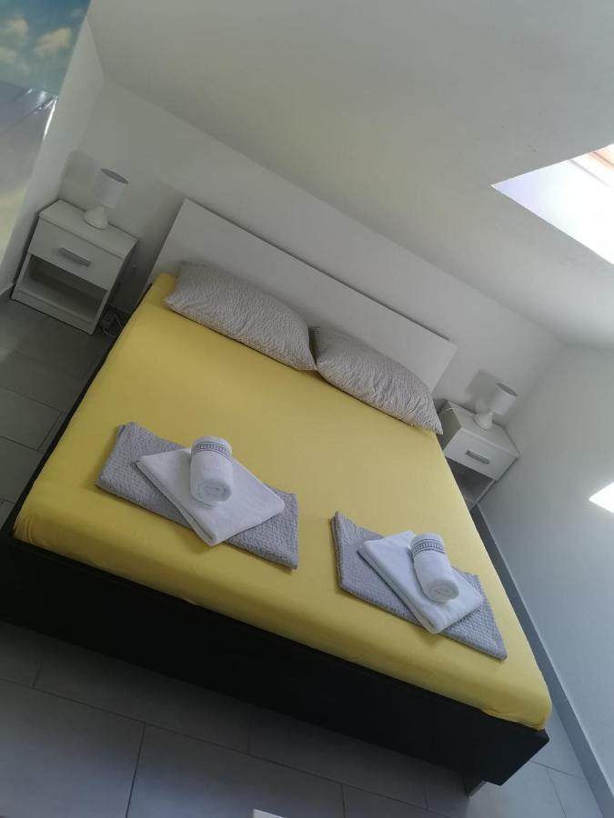 Apartman Sutalo Komarna Exterior foto